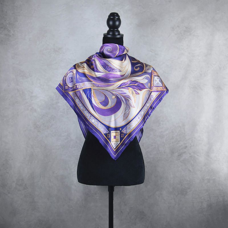 Hodvábna šatka LÍŠKA – PURPUROVÁ, 100 % prírodný hodváb, 90 × 90 cm