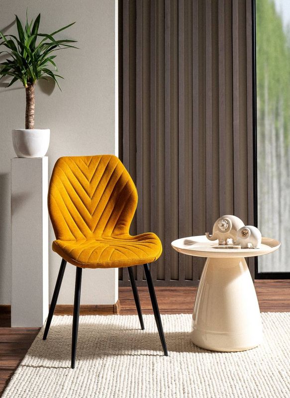 Vkusná jedálenská stolička v príjemnej látke, čierny mat-curry 66