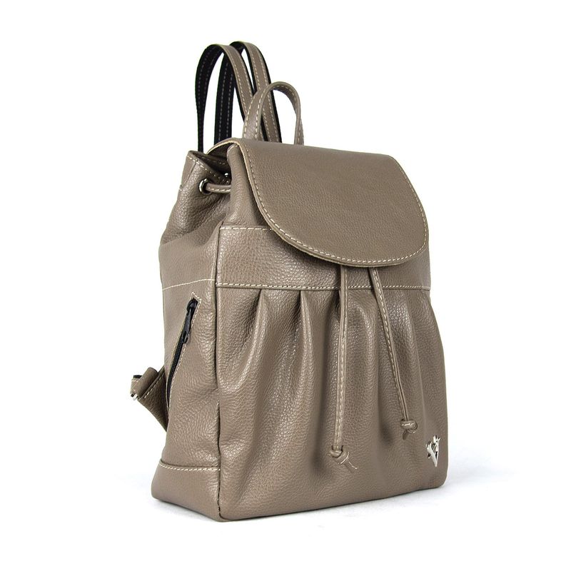 Módny kožený ruksak z pravej kože v Cachi farbe