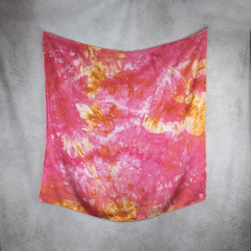 Hodvábna šatka LIMITED_275 – Ručne vyrábaná na Slovensku, 90 × 90 cm