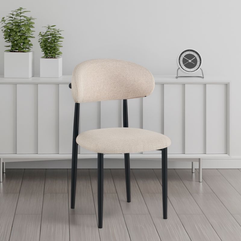 Jedálenská stolička béžová látka, s čiernymi kovovými nohami