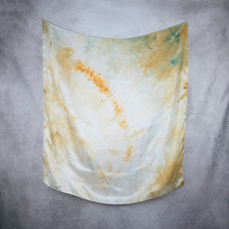 Hodvábna šatka VZOR_38, 85 × 90 cm, Made in Slovakia