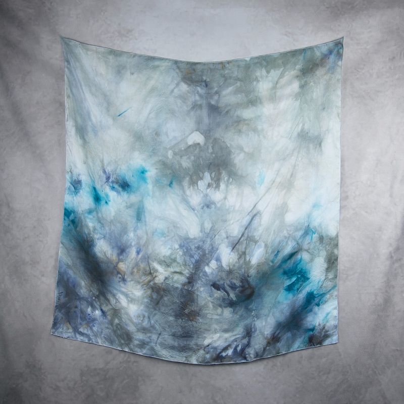 Hodvábna šatka VZOR_47, 85 × 90 cm, Made in Slovakia