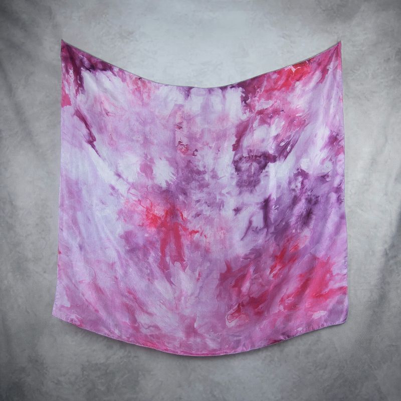 Hodvábna šatka VZOR_42, 80 × 90 cm, Made in Slovakia