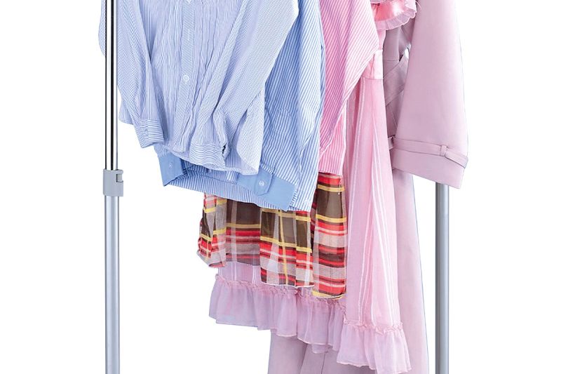 Stojan na zavesenie šiat sivý