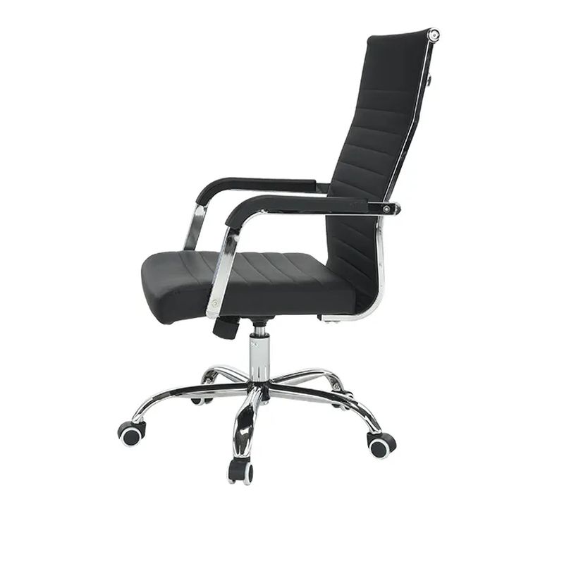 Kvalitné kancelárske kreslo vyrobené z kvalitnej ekokože farby čierna