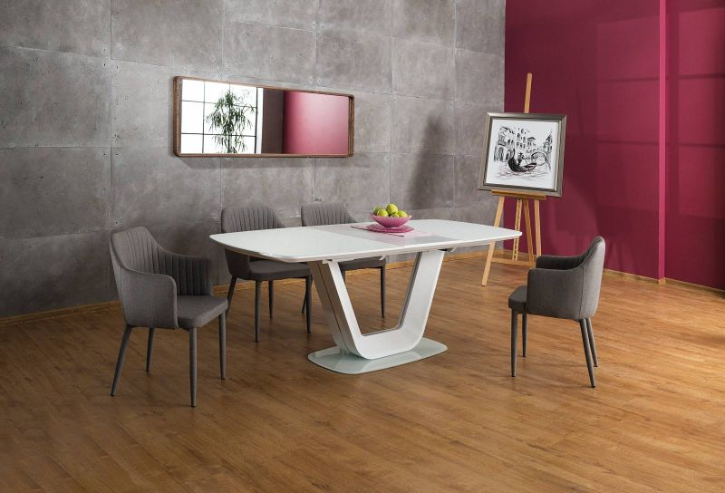 Moderná jedálenská stolička s podrúčkami, sivá