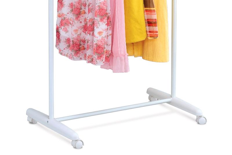 Stojan na šaty na kolieskach biely