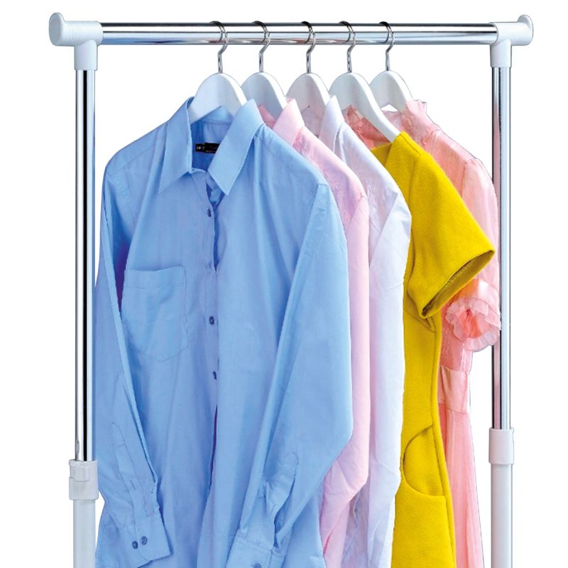 Stojan na šaty s praktickým odkladačom na topánky biely