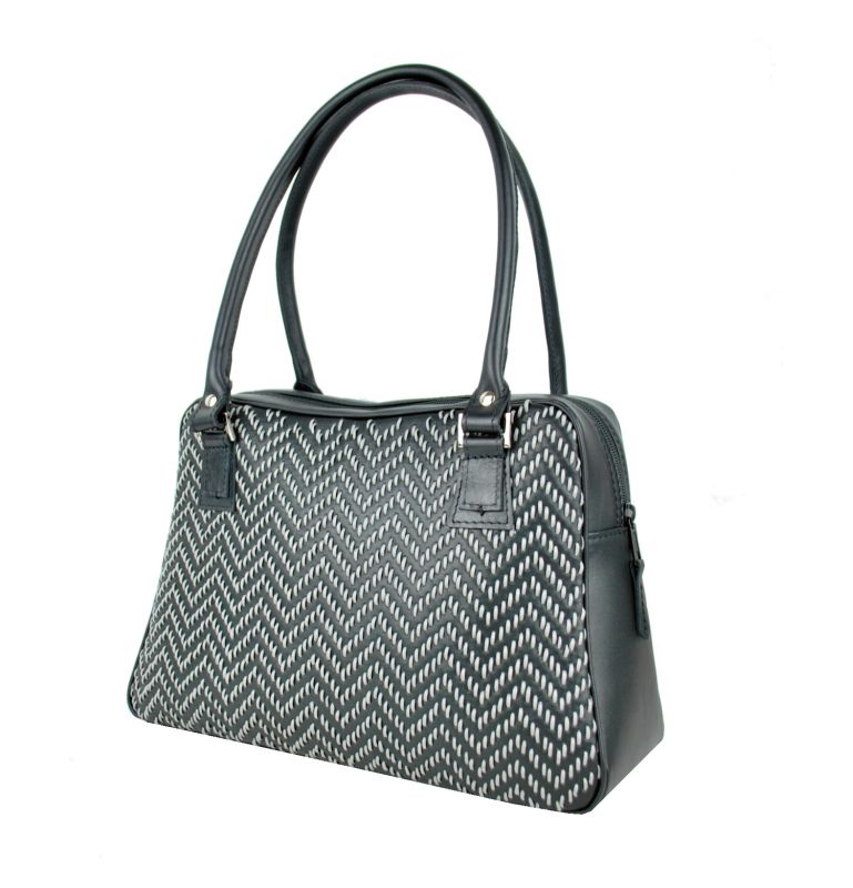 Ručne vyšívaná kabelka z pravej kože v čiernej farbe - šedé vyšívanie