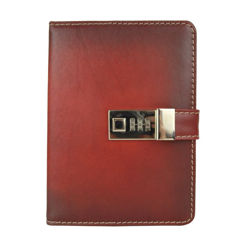 Kožený zápisník MIDDLE s číselným zámkom v tmavo červenej farbe, ručne tieňovaný