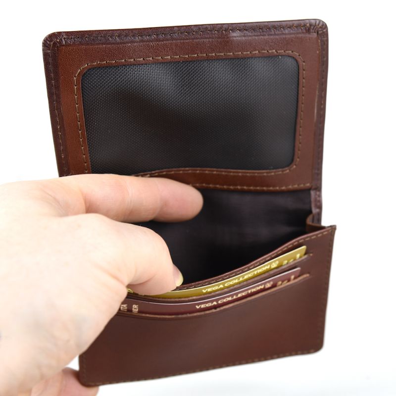 Kožené púzdro na karty a doklady 8205 v hnedej farbe