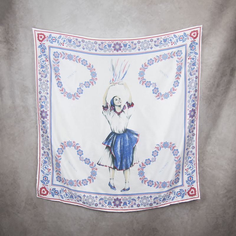 Módna hodvábna šatka TANEČNICA, 90 x 90cm