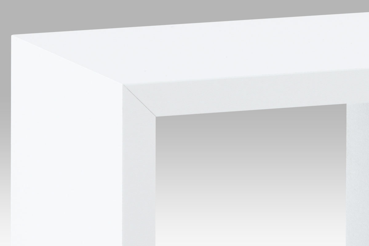 Sada moderných nástenných poličiek matnej bielej farby