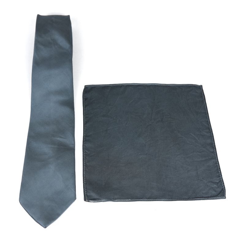 Hodvábna kravata a vreckovka v antracitovej farbe, 100% hodváb