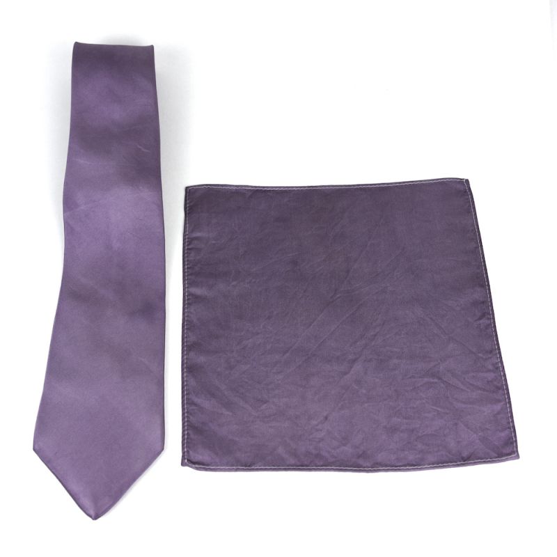 Hodvábna kravata a vreckovka v tmavo fialovej farbe, 100% hodváb