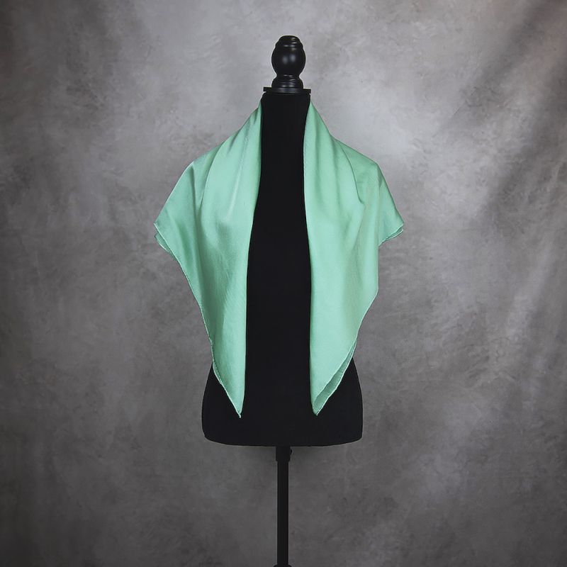 Hodvábna šatka SMARAGDOVO ZELENÁ 90 x 90cm