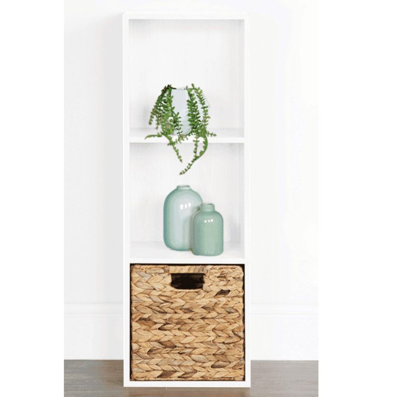 Jedinečný moderný regál, tri police, biely