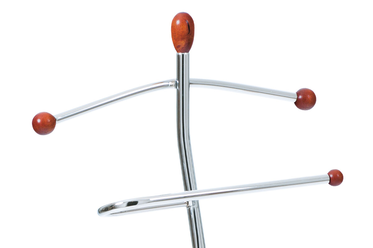 Nemý sluha chrómový s drevom v hnedej farbe