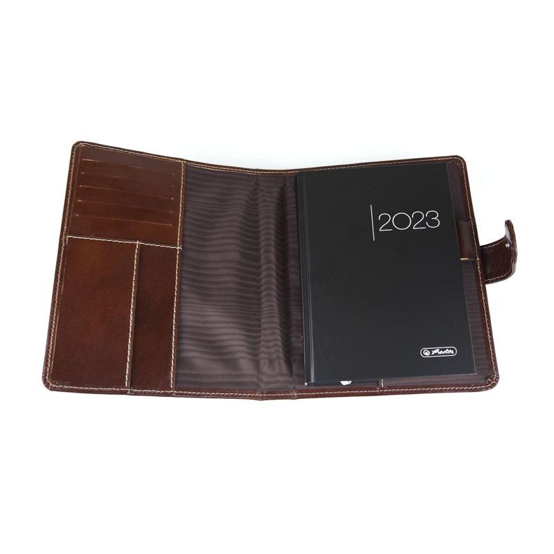 Kožený diár v tmavo hnedej farbe