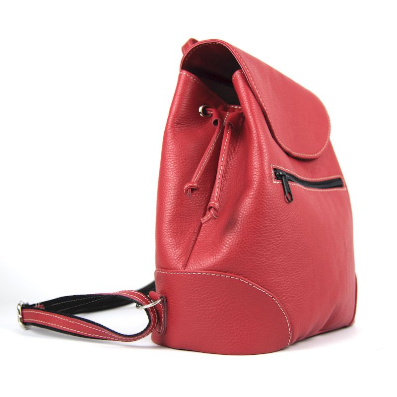 Praktický kožený batoh v červenej farbe