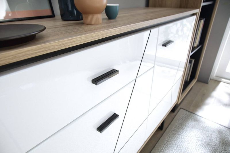 Výnimočná komoda K06, dub catania-čierna perla-biely lesk