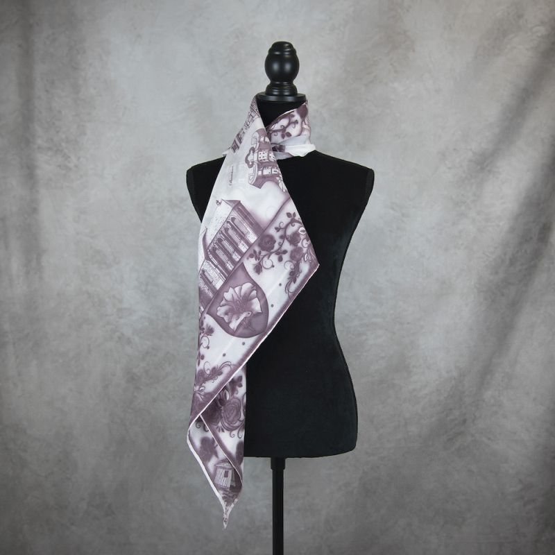 Exkluzívna hodvábna šatka SLOVENSKO FIALOVÁ, 90 x 90cm, Made in SLOVAKIA