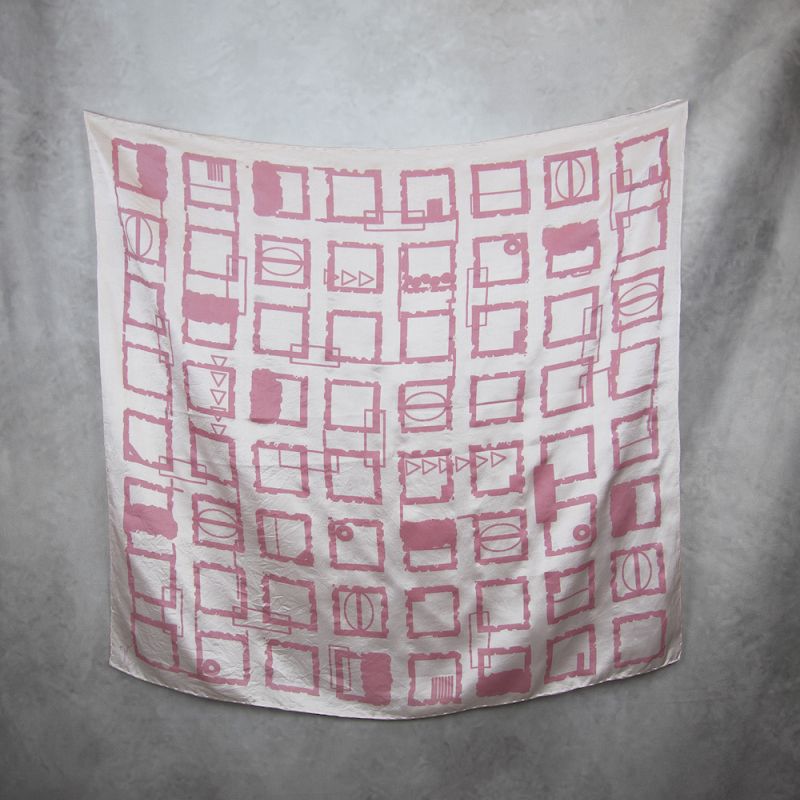 Ručne maľovaná hodvábna šatka RUŽOVÉ ŠTVORCE, 90 x 90cm, Vyrobená na Slovensku