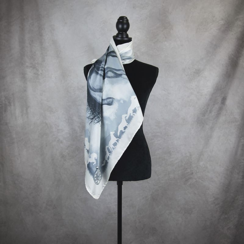 Hodvábna šatka Kôň - antracitový, Vyrobená na Slovensku, 90 x 90cm