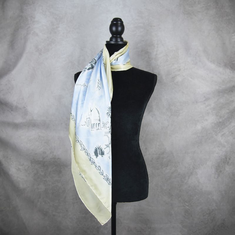 Ručne maľovaná hodvábna šatka MILENCI, 90 x 90cm, Vyrobené na Slovensku