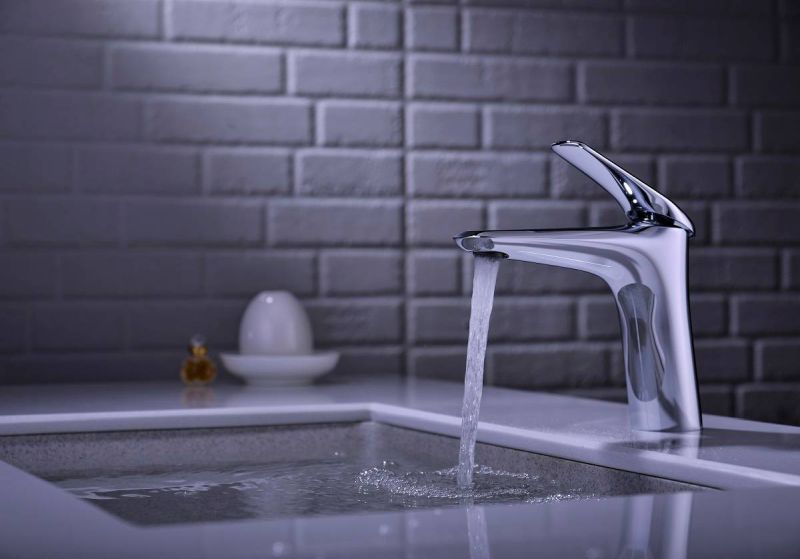 Elegantná umývadlová batéria, strieborná