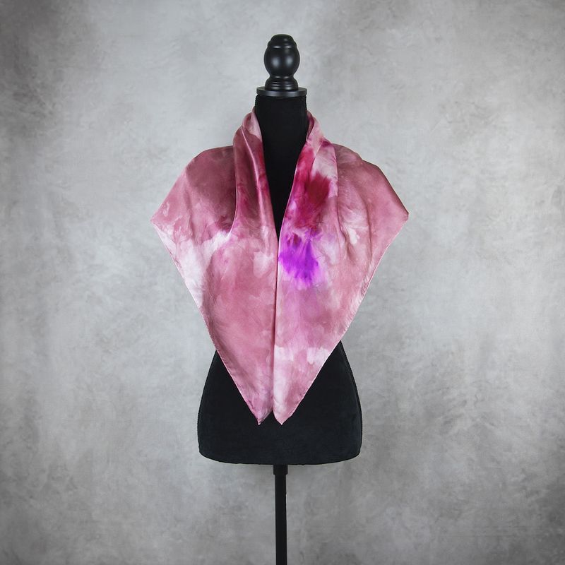 Limitovaná hodvábna šatka LIMITED_215 – 90 x 90 cm, ručne vyrobená na Slovensku