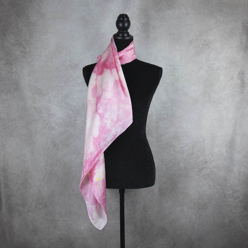 Hodvábna šatka LIMITED_252 – 90 x 90 cm, ručne vyrobená na Slovensku