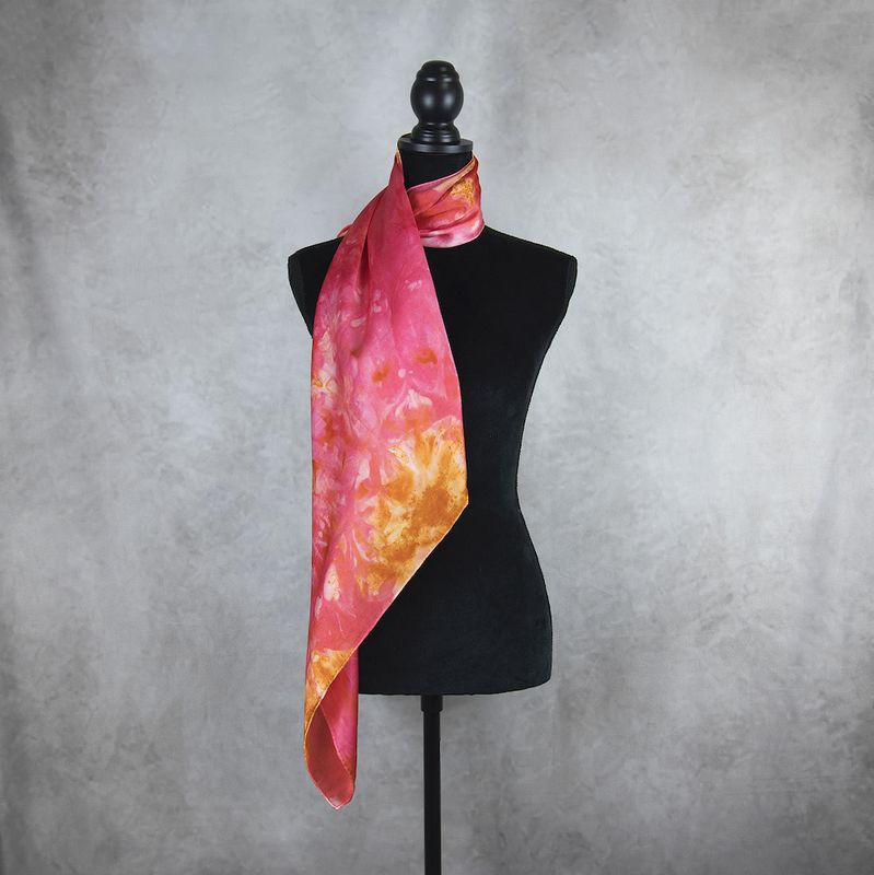 Hodvábna šatka LIMITED_275 – Ručne vyrábaná na Slovensku, 90 × 90 cm