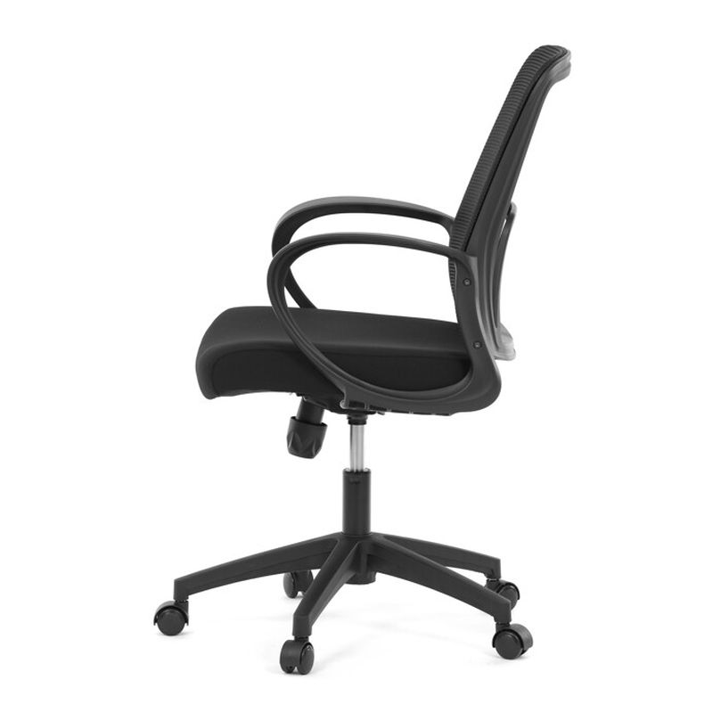 Praktická kancelárska stolička v kombinácii čiernej sieťoviny a plastu