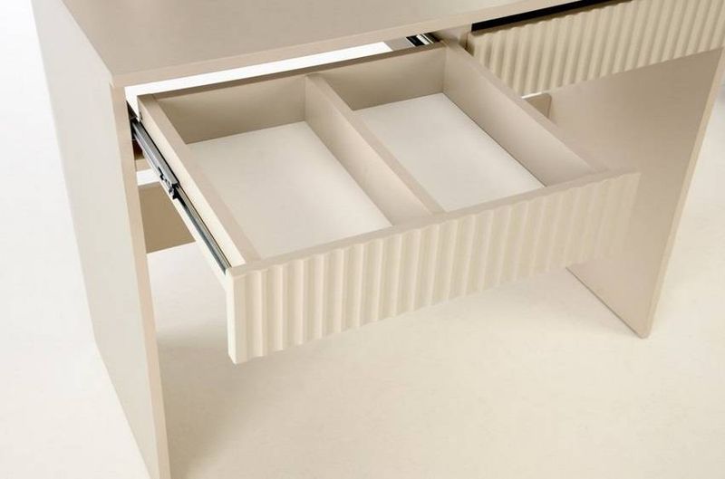 Toaletný stolík v prevedení kašmír