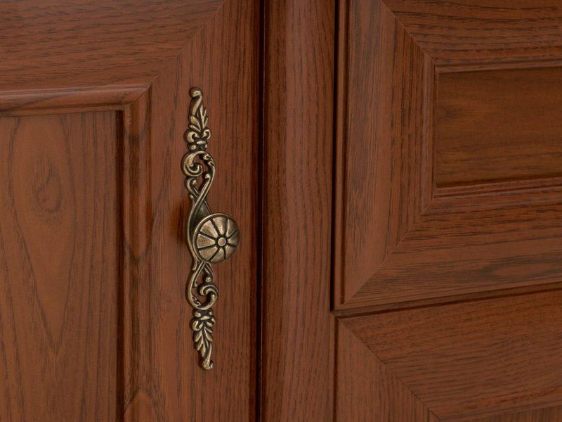 Elegantná komoda s 3 dvierkami a zásuvkou, gaštan