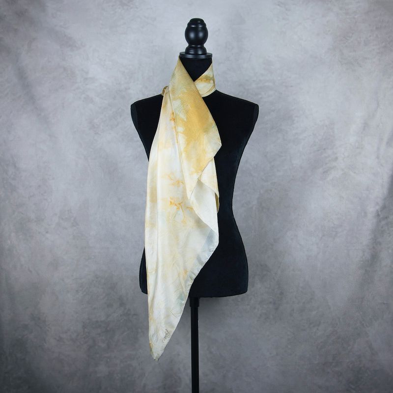Hodvábna šatka VZOR_38, 85 × 90 cm, Made in Slovakia