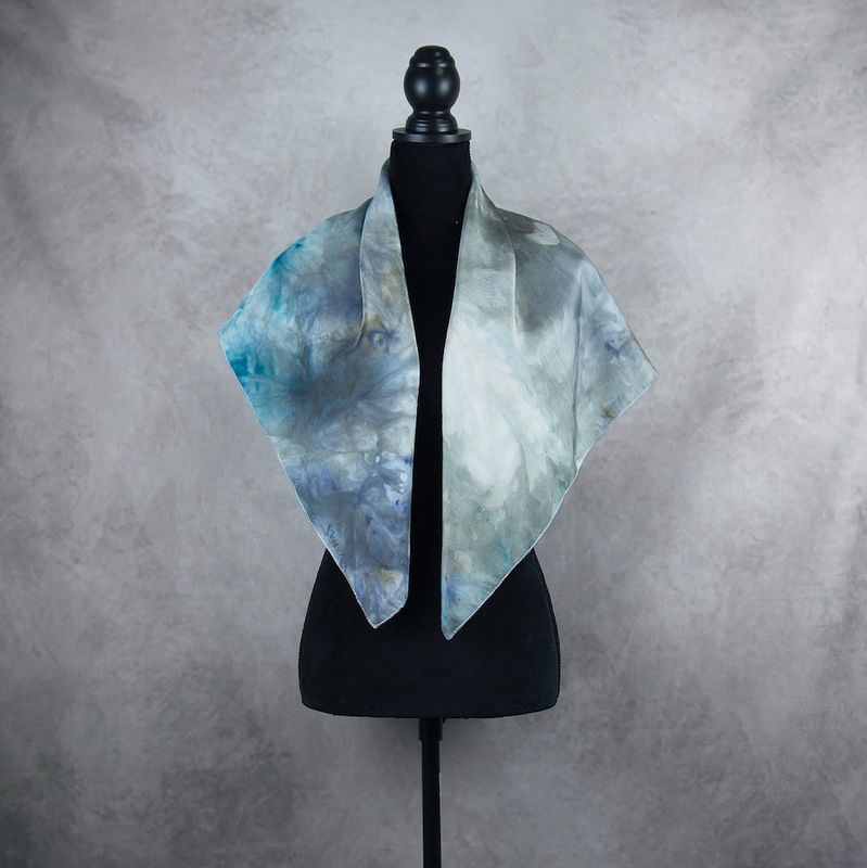 Hodvábna šatka VZOR_47, 85 × 90 cm, Made in Slovakia