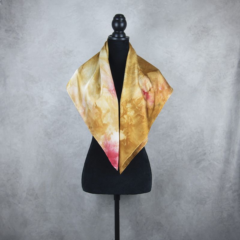 Luxusná hodvábna šatka LIMITED_353 – 100 % prírodný hodváb, 90 × 90 cm