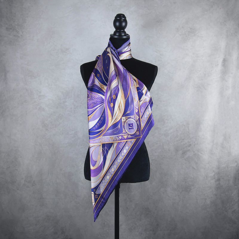 Hodvábna šatka LÍŠKA – PURPUROVÁ, 100 % prírodný hodváb, 90 × 90 cm
