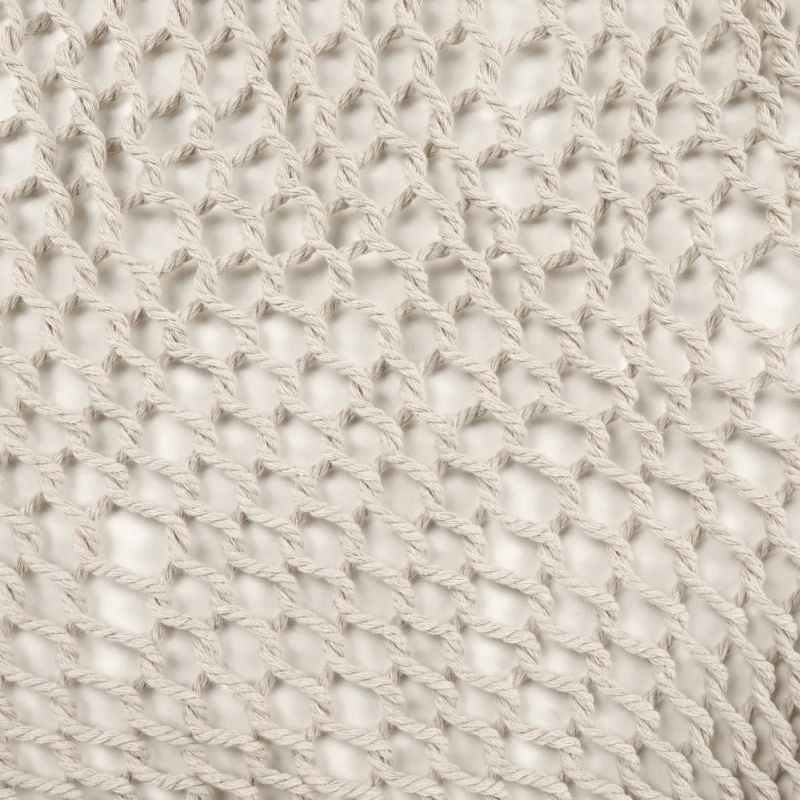 Závesné hojdacie kreslo vyrobené zo siete, biele