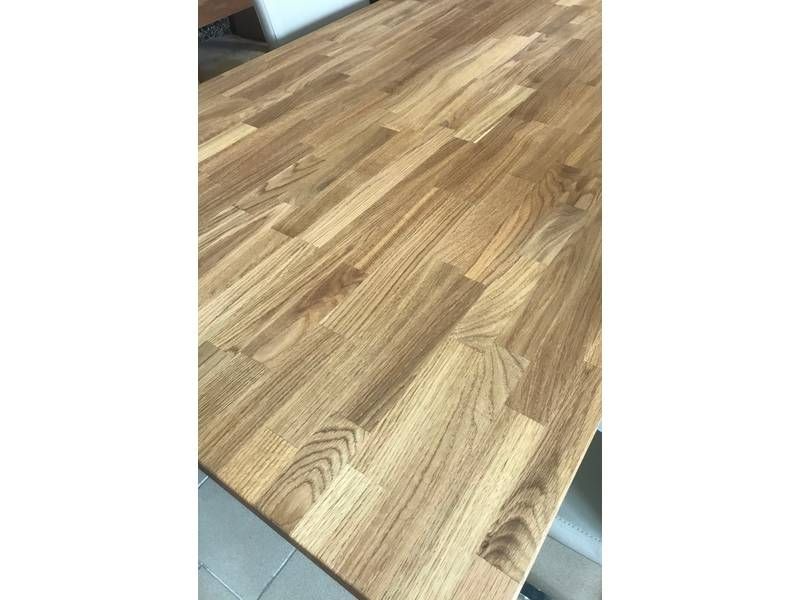 Jednoduchý stôl do jedálne z masivného dubového dreva 150, dub/čierna