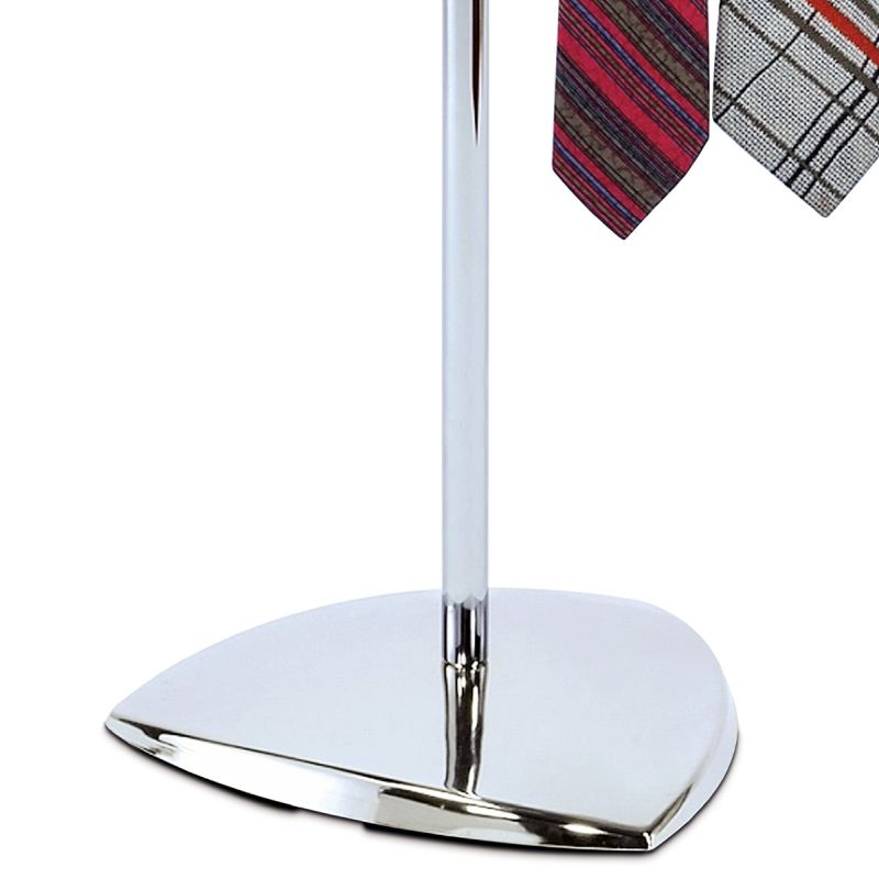 Nemý sluha v chrómovej farbe