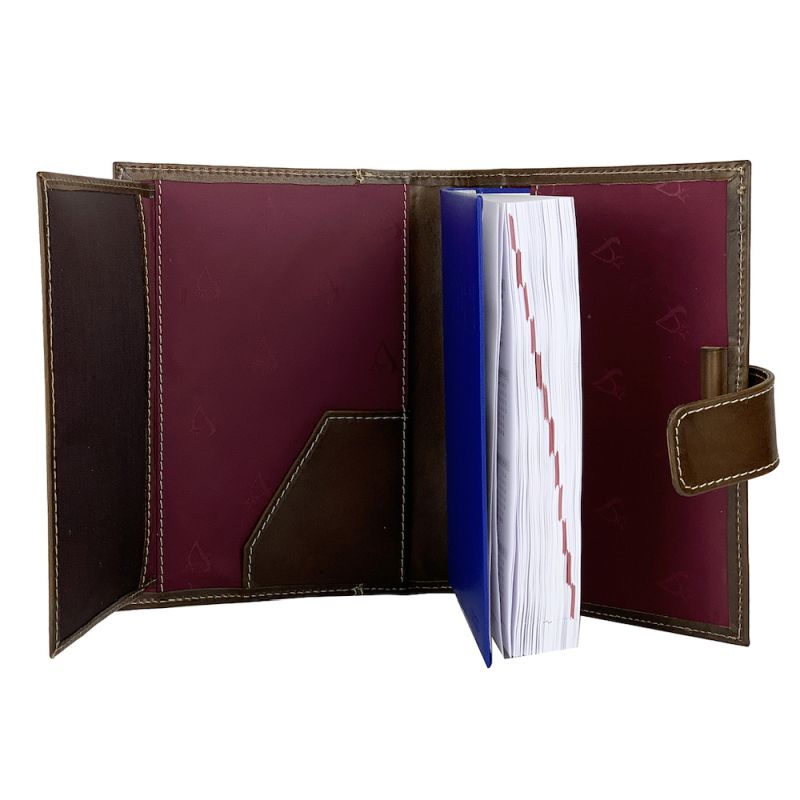 Kožený pracovný diár v hnedej farbe, ručne tamponovaný (limitovaná edícia)