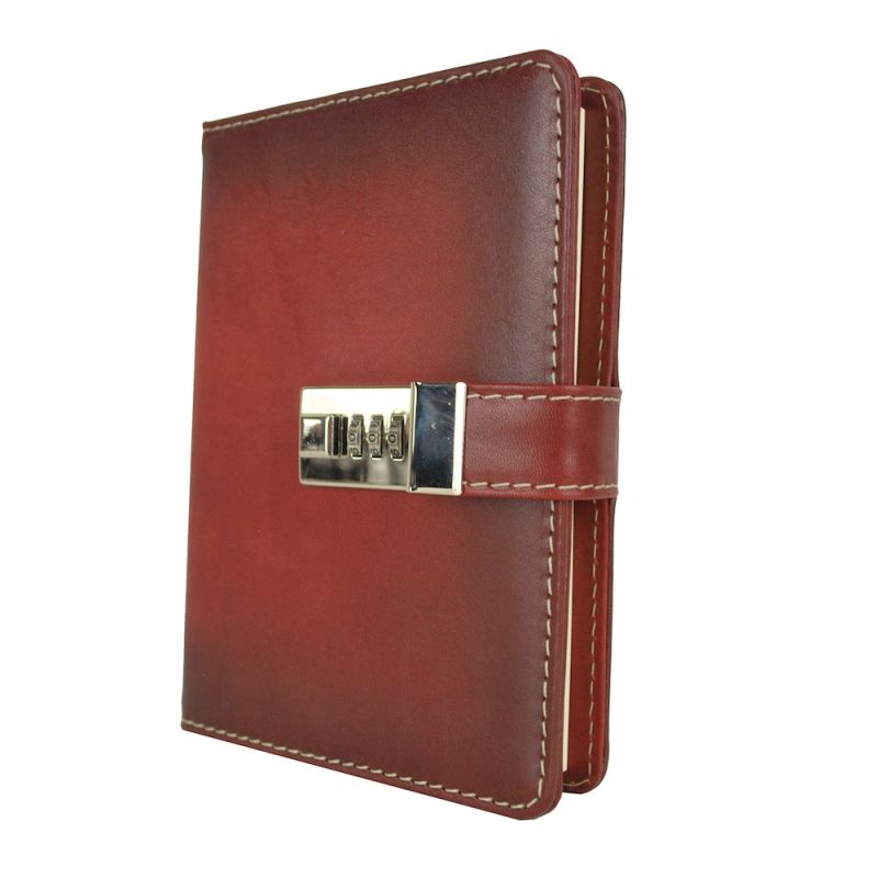 Kožený zápisník MIDDLE s číselným zámkom v tmavo červenej farbe, ručne tieňovaný