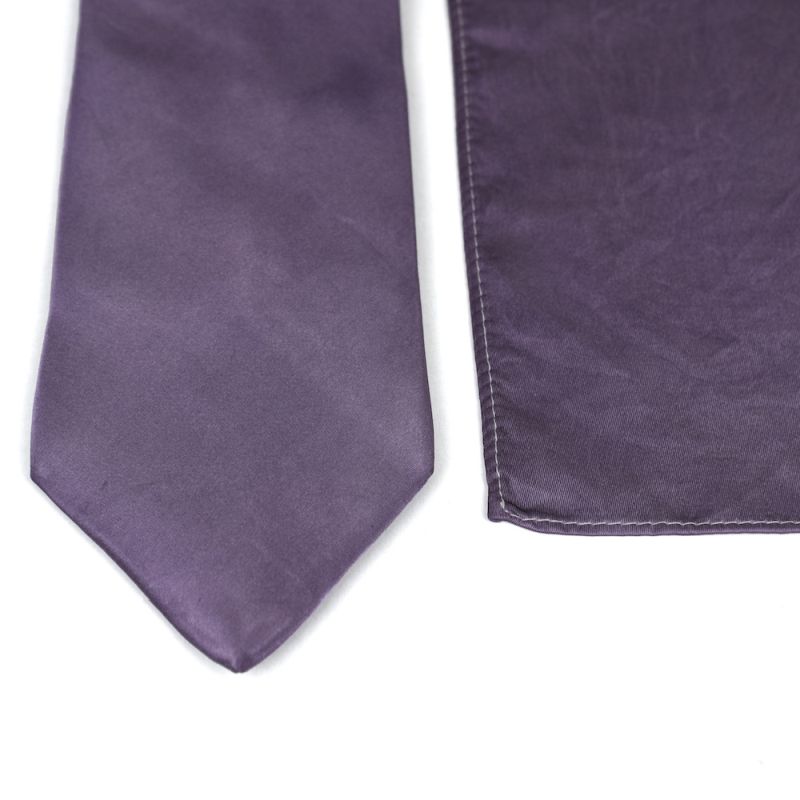 Hodvábna kravata a vreckovka v tmavo fialovej farbe, 100% hodváb