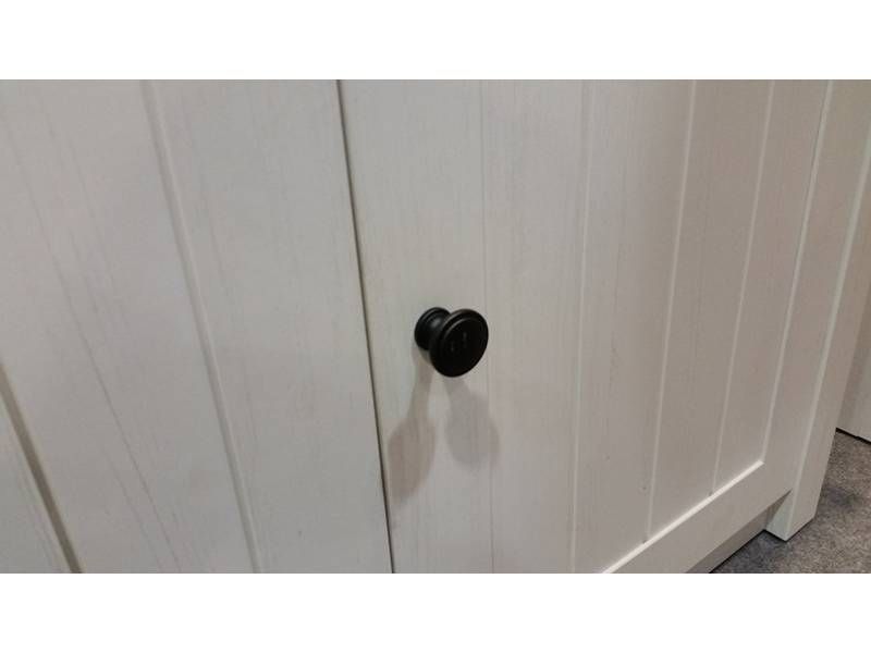 Komoda sa skladá zo štyroch priestranných zásuviek, sosna andersen-lefkas Ciemny