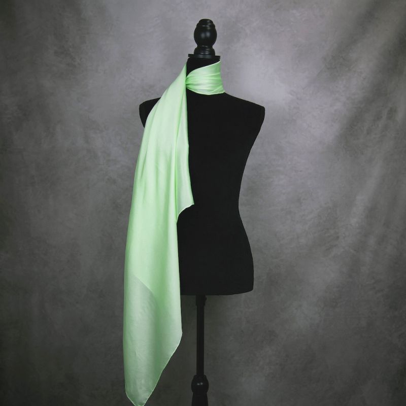 Hodvábna šatka NEÓNOVO ZELENÁ 90 x 90cm