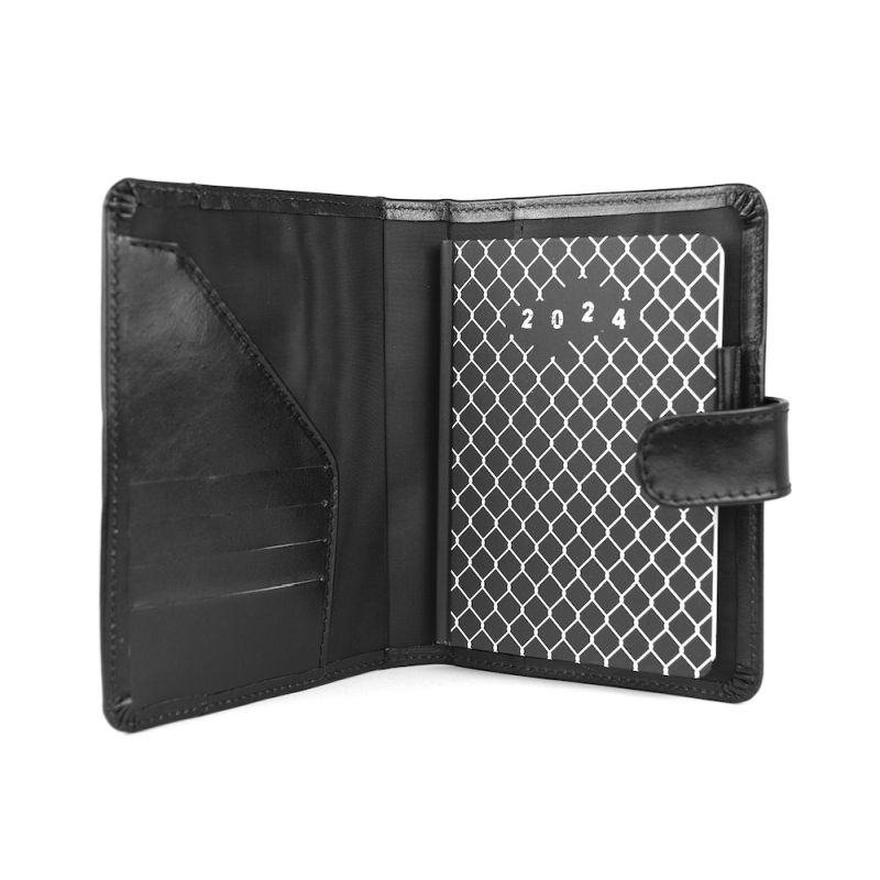 Kožený diár v čiernom prevedení